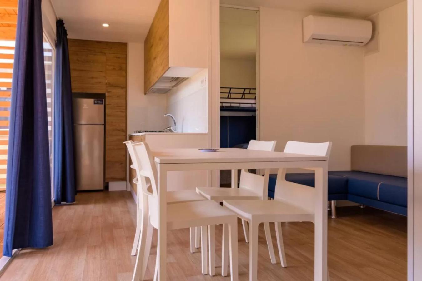 Torre Rinalda Beach Camping & Resort Lecce Habitación foto